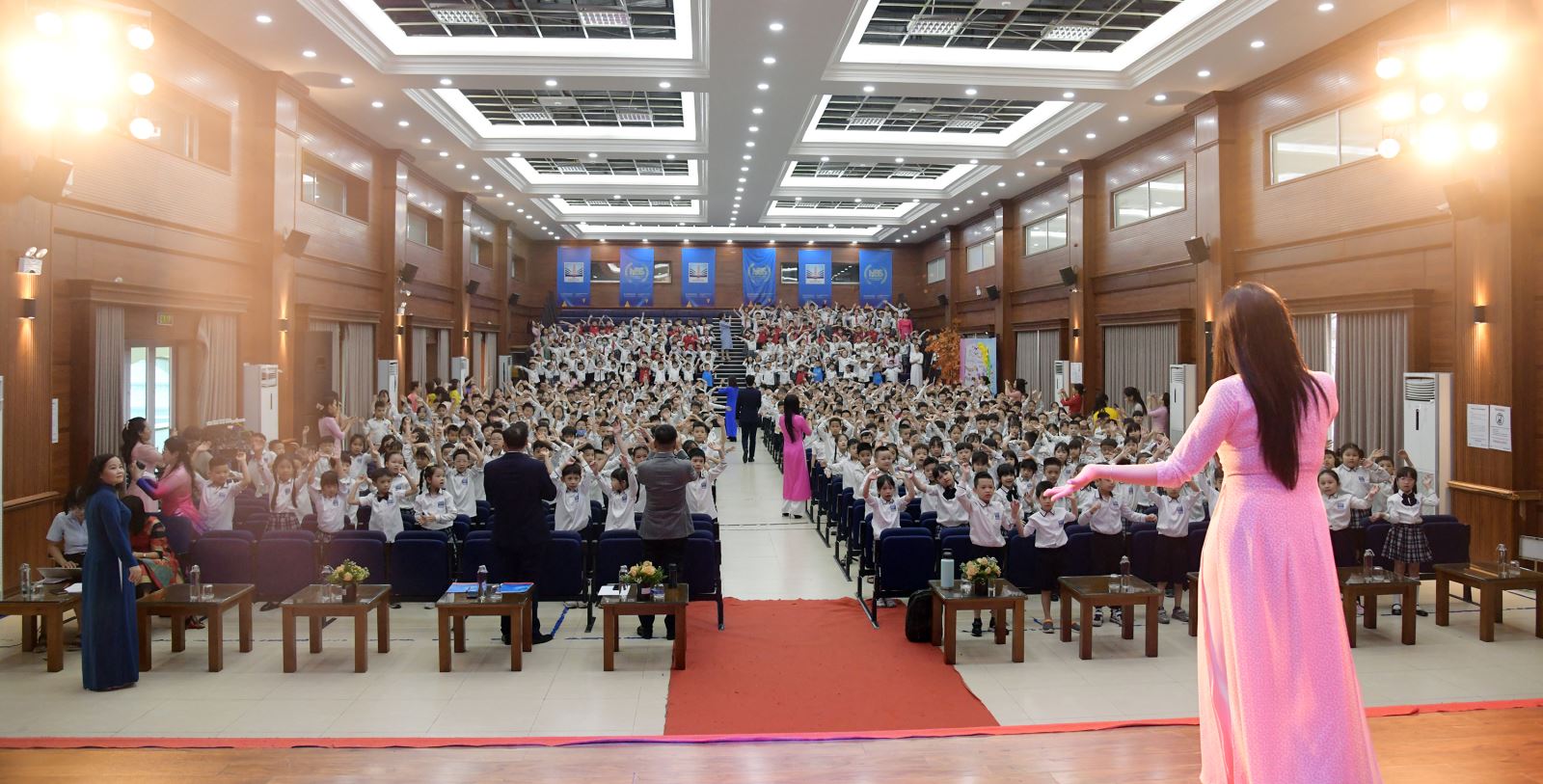 Tiểu học Nguyễn Siêu tổng kết, tuyên dương khen thưởng năm học 2022-2023