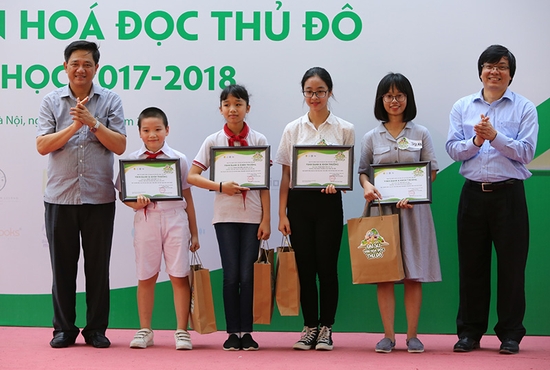 HS Nguyễn Siêu nhận giải Đại sứ Văn hóa Đọc Thủ đô