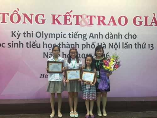 Học sinh Nguyễn Siêu nhận giải Olympic tiếng Anh cấp Thành phố