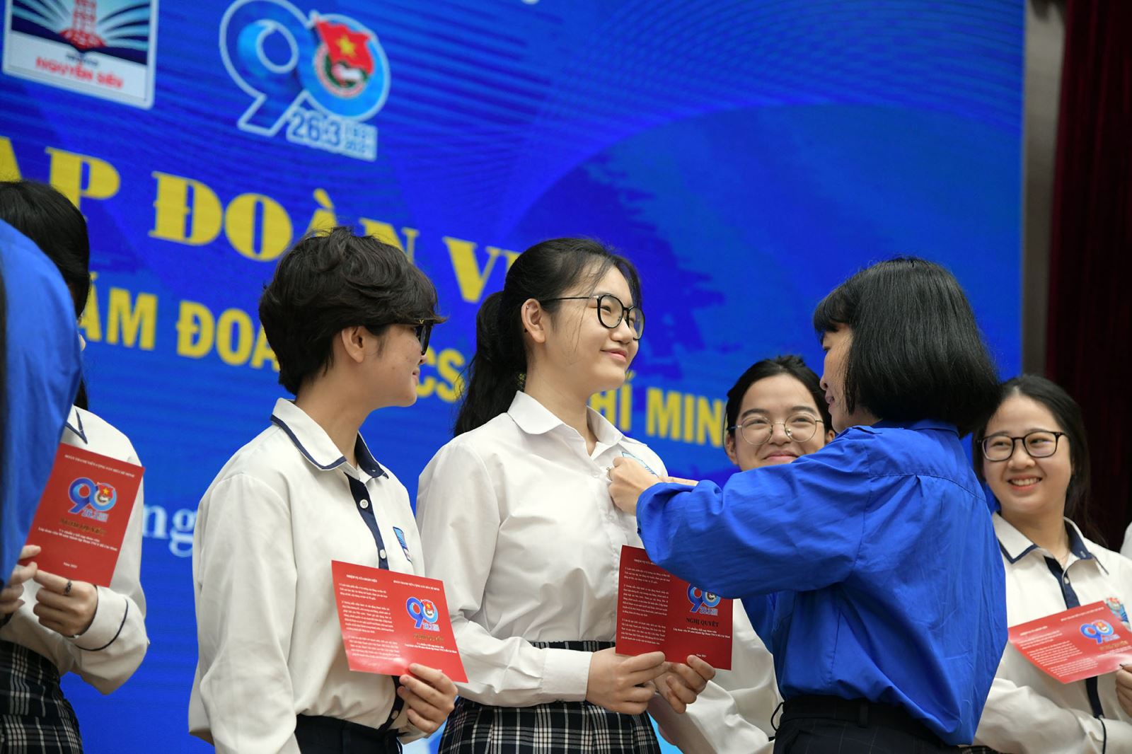 Đoàn TNCS Hồ Chí Minh trường Nguyễn Siêu đón 71 gương mặt mới