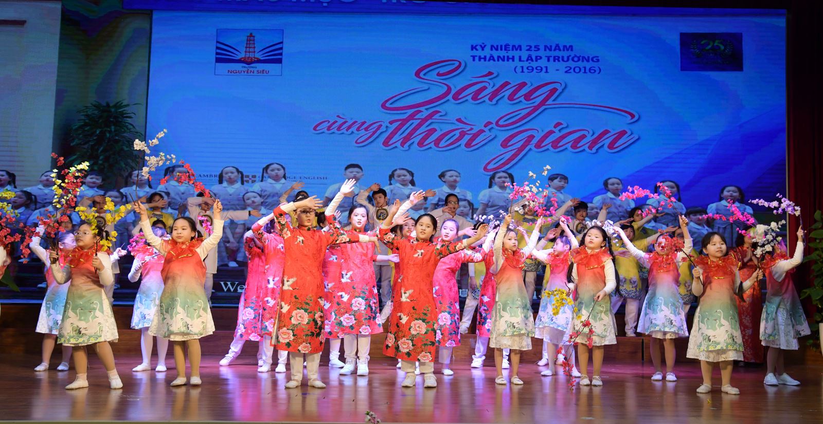 Tiểu học Nguyễn Siêu sơ kết học kì I năm học 2020-2021