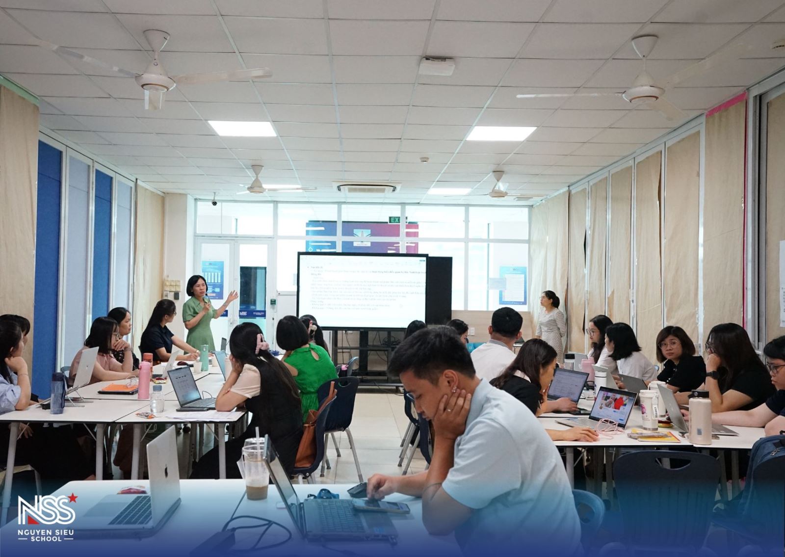 NGUYỄN SIÊU TẬP HUẤN “XÂY DỰNG CHỦ ĐỀ DẠY HỌC VÀ TỔ CHỨC DẠY HỌC DỰ ÁN"