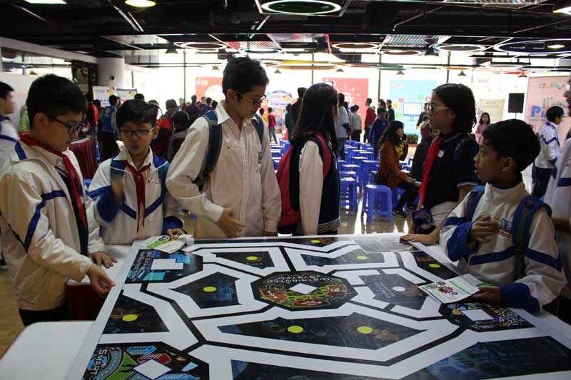 CLB Robotics Nguyễn Siêu "khám phá hành tinh thông minh"