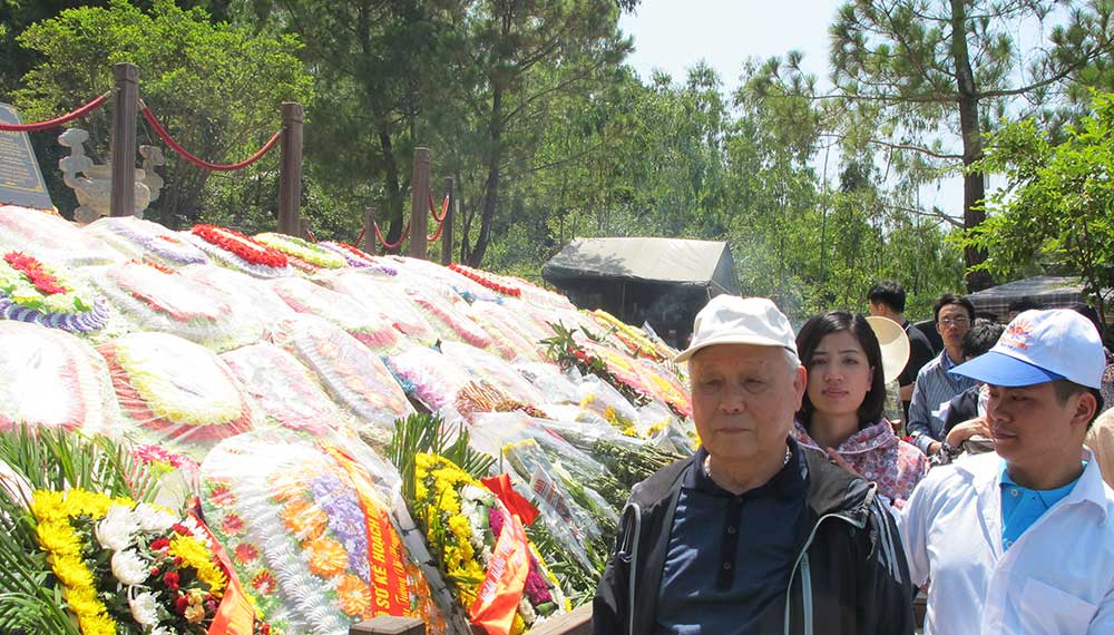 Bài 1: Viếng mộ Tướng Giáp - tiếp tục hành trình 60 năm Điện Biên