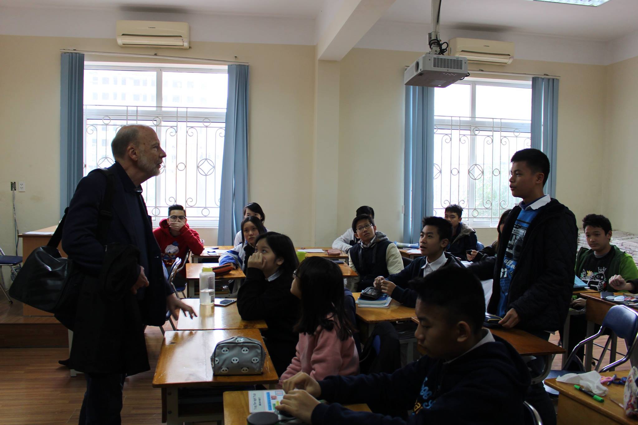 Chủ tịch HĐQT Trường Skals thăm Trường Nguyễn Siêu