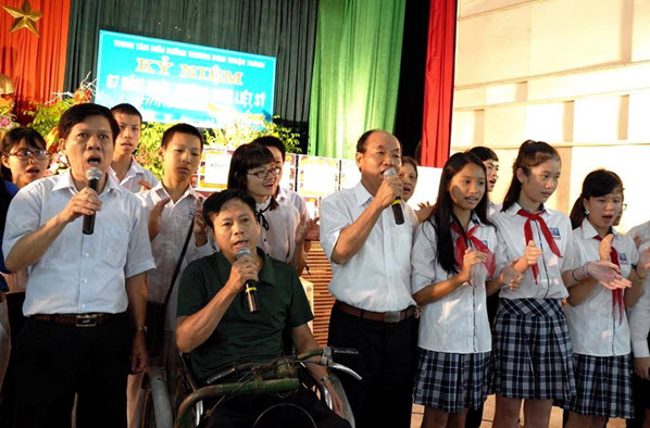 Ngày 27/7: Về Thuận Thành thăm các bác thương binh