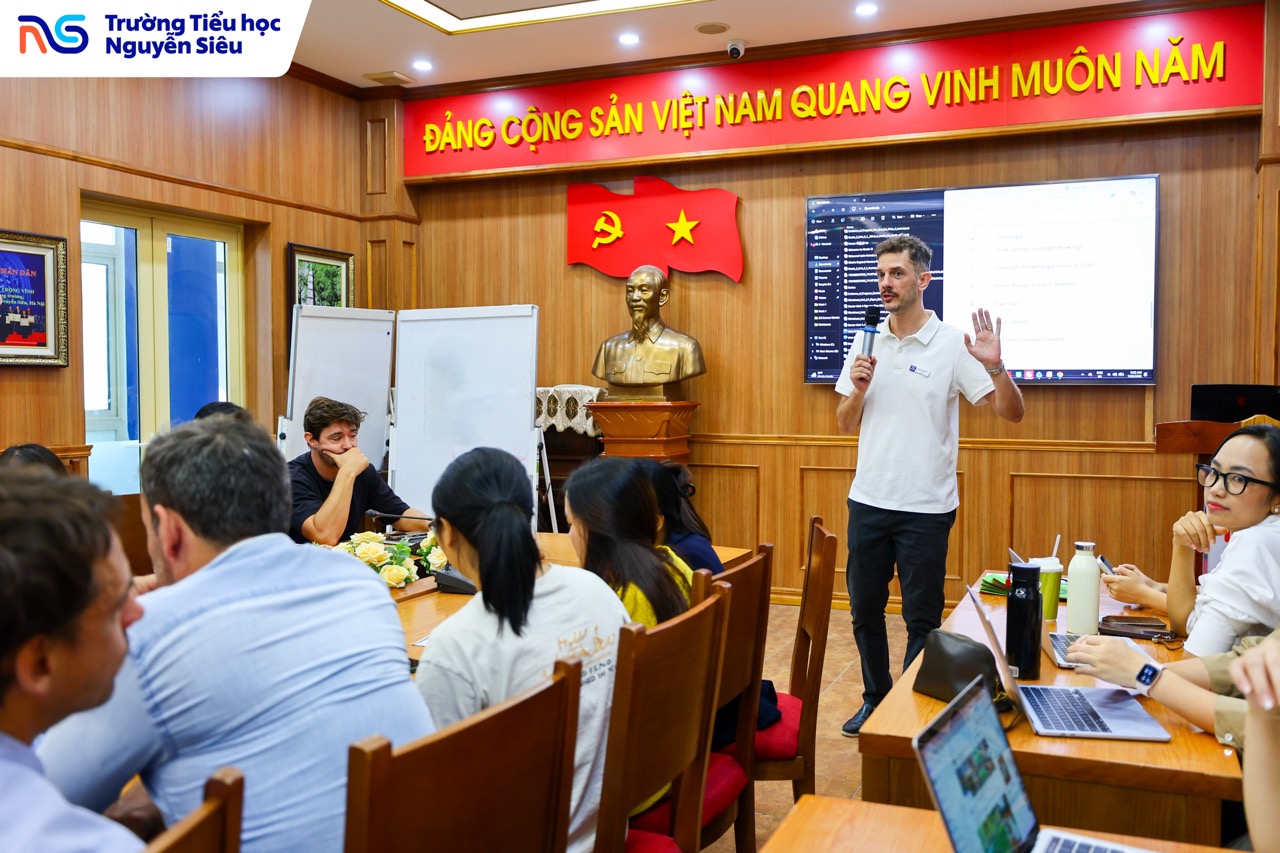 Tập huấn khối Quốc tế